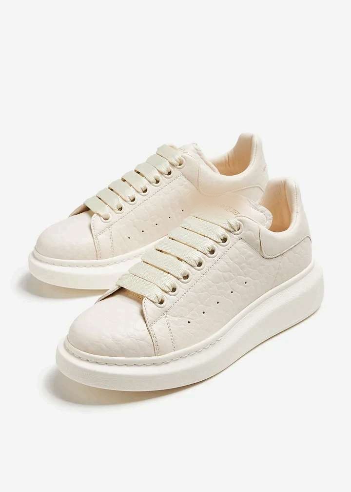 Ladies leather sneakers